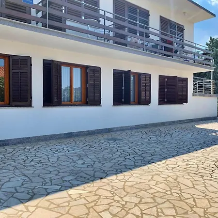 Volaric By Interhome *